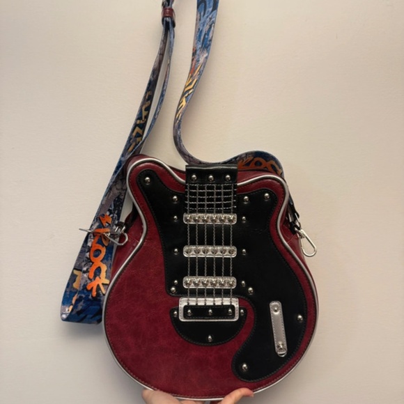 Vintage Guitar Purse! - Picture 1 of 5